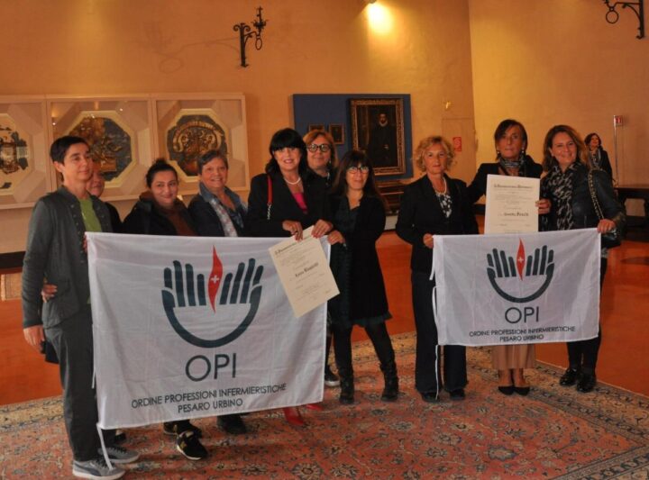 04.11.2022 Pesaro Consegna onoreficenza alla Presidente OPI Pesaro Urbino